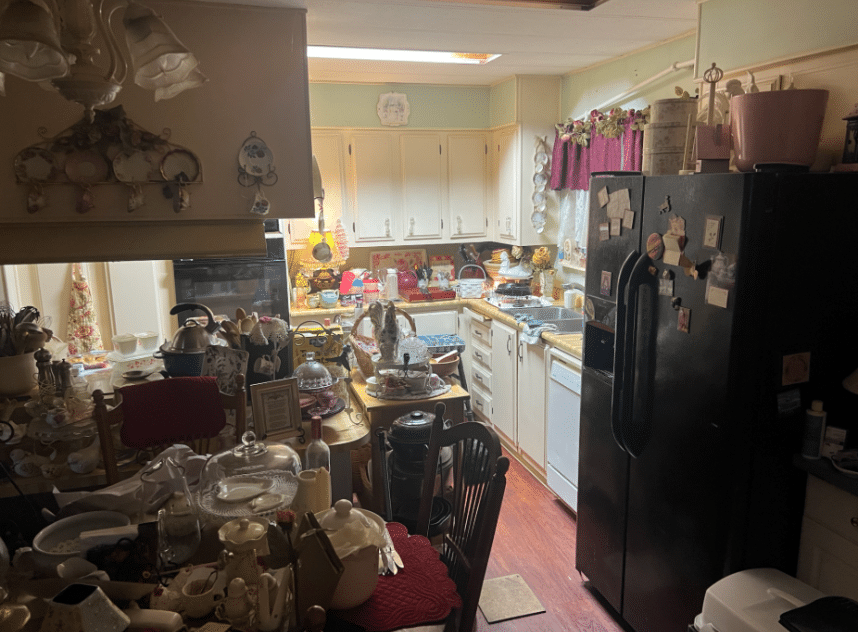 Salem Oregon mobile home renovation before and after - kitchen cabinets repainted